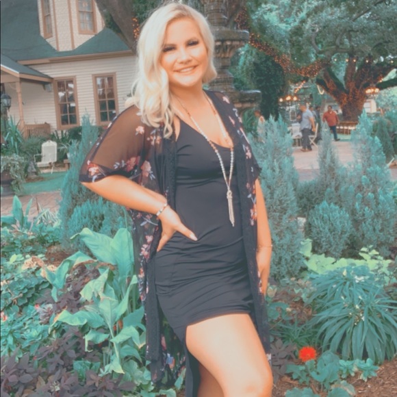 Meet your Posher, Cassidy - Picture 4 of 7